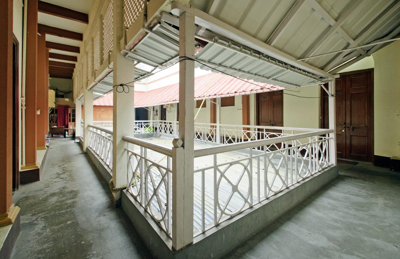 Oyo 5811 Seacom Inn Ymca Esplanade Calcutta Exteriör bild